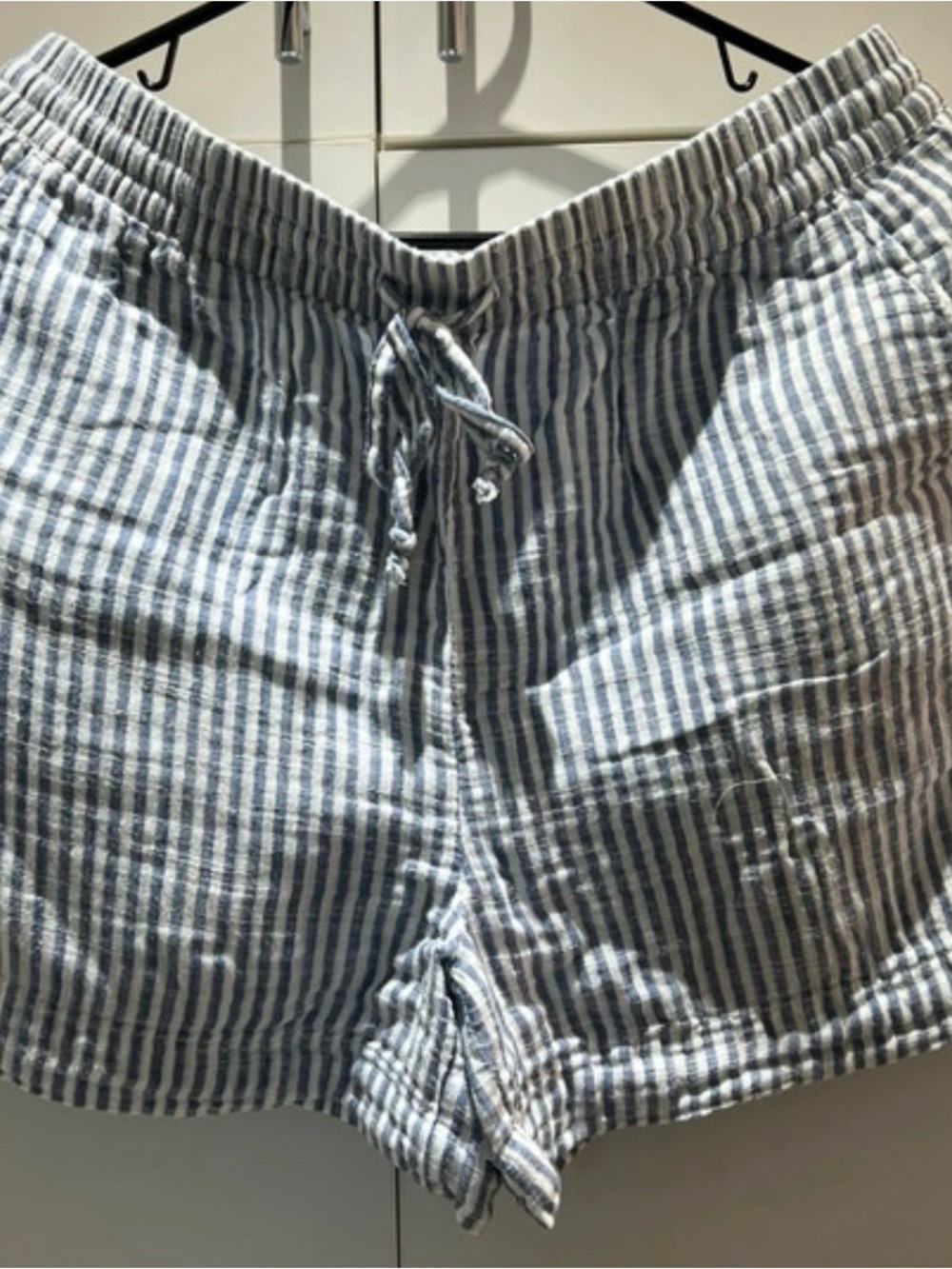 Beach Lunch Lounge Striped Linen blend blue and white shorts size medium